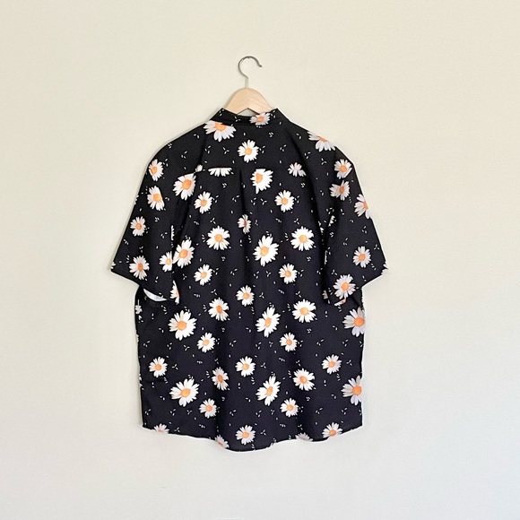 NEW Wesc Oden Daisy AOP All Over Button Down Camp Shirt Men’s size XL - Picture 7 of 10